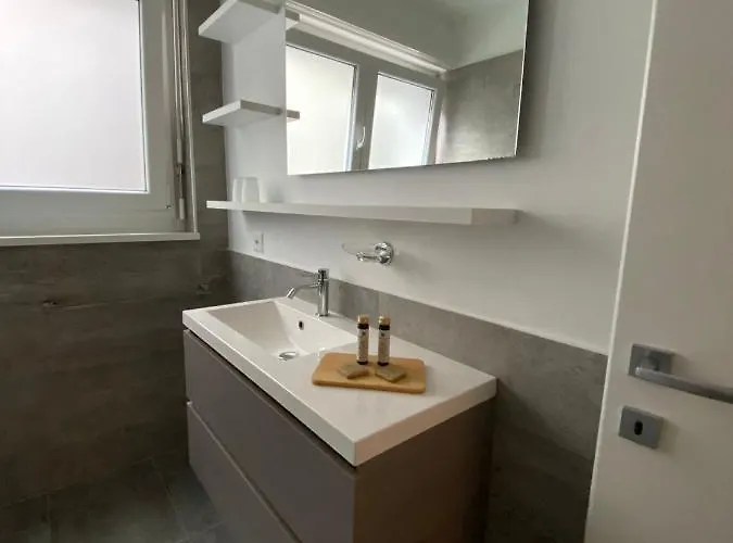 Apnc Castagnola アパート